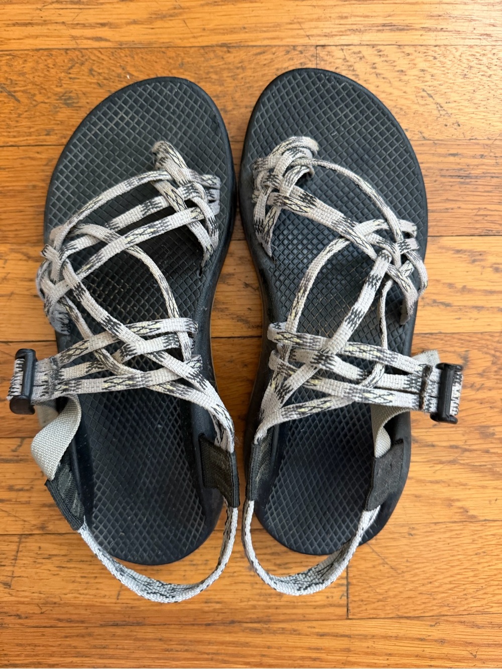 Chaco Woven Strap Women's Outdoor Sandals in Black and Gray Straps, sz 9